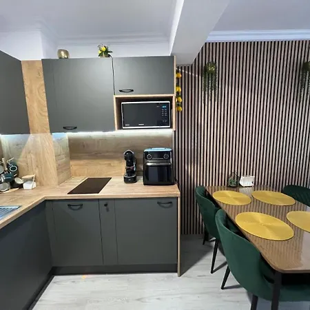 Etara 4, - Modern Seaside Elegance Appartement *